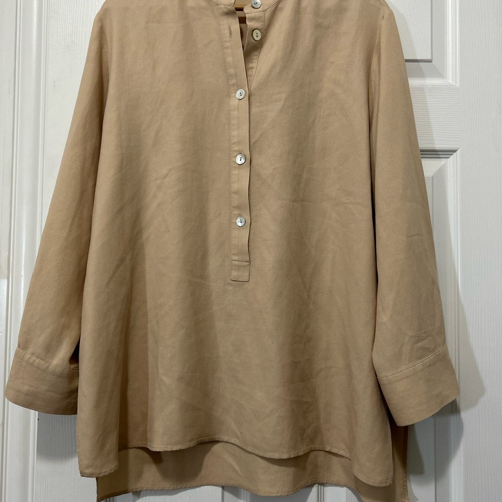 Zara Women Blouse with contrast buttons